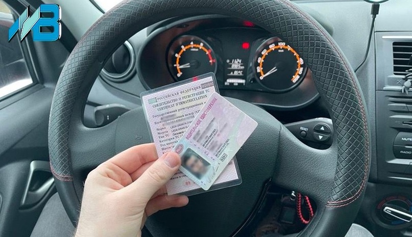 Управление автомобилем лицом, лишенным права управления транспортными средствами.
