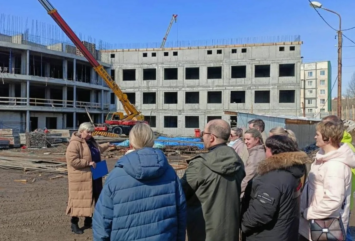 Прокуратурой проверено строительство новой школы.