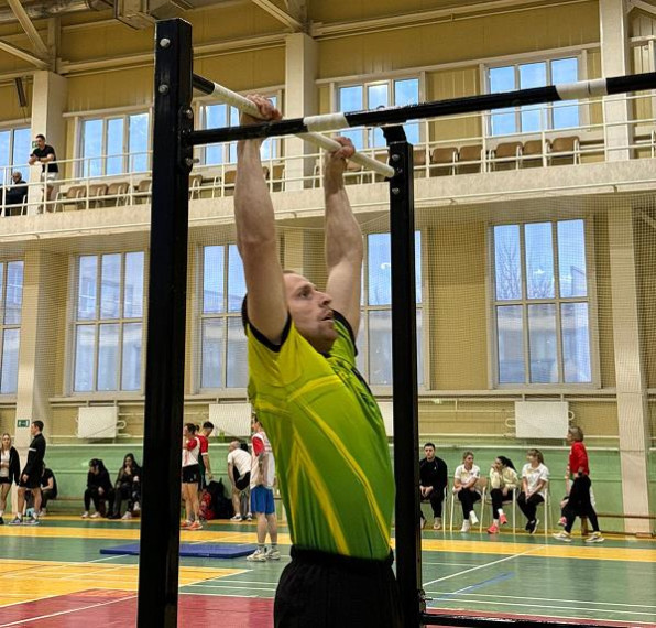 Участнику подтягивания запрещено:. Участнику подтягивания запрещено:.