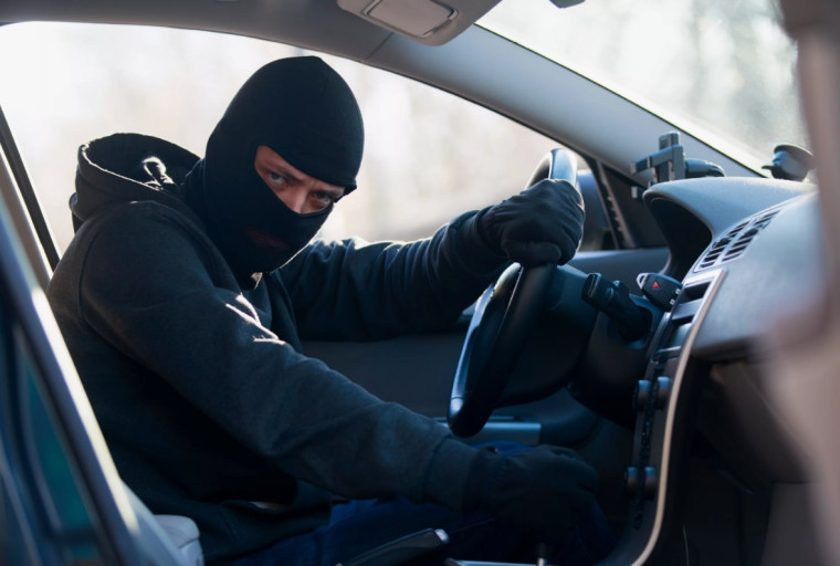 Угон автомобиля. Угон автомобиля.